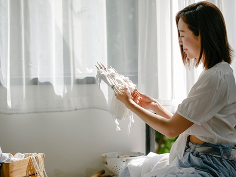 在俄羅斯做電商，需要用當地公司來申請入駐電商平臺，具體如何辦理 