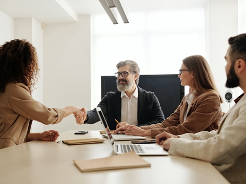 前海注冊(cè)公司的條件(代辦前?；鸸咀?cè))